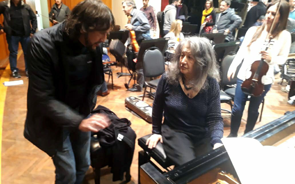 Martha Argerich y Miguel Puch en el escenario