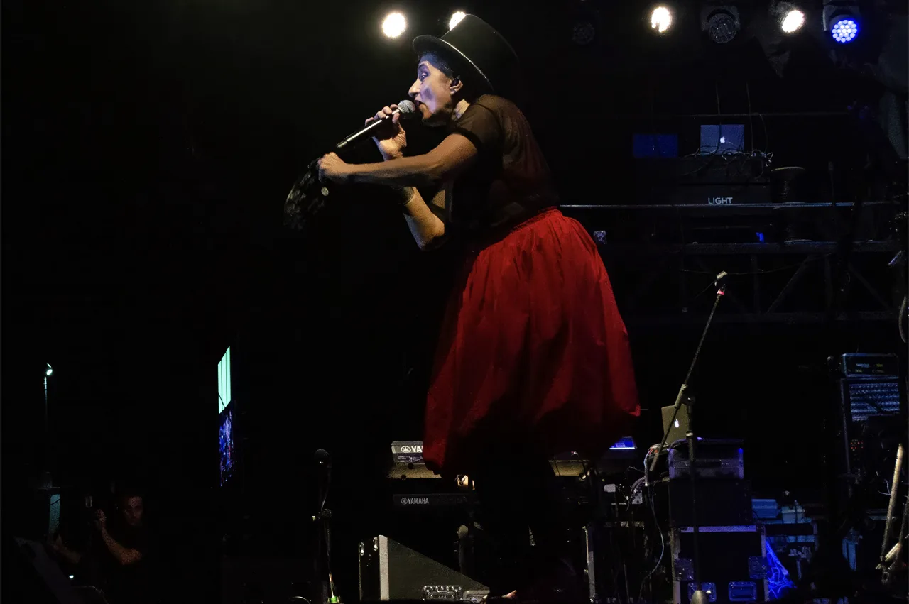 Hilda Canta Charly