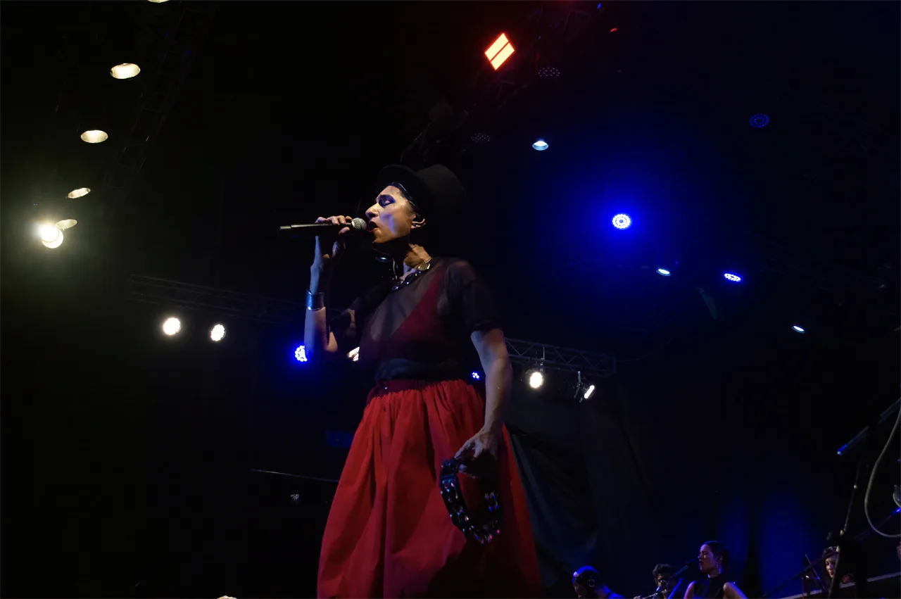 Hilda Canta Charly