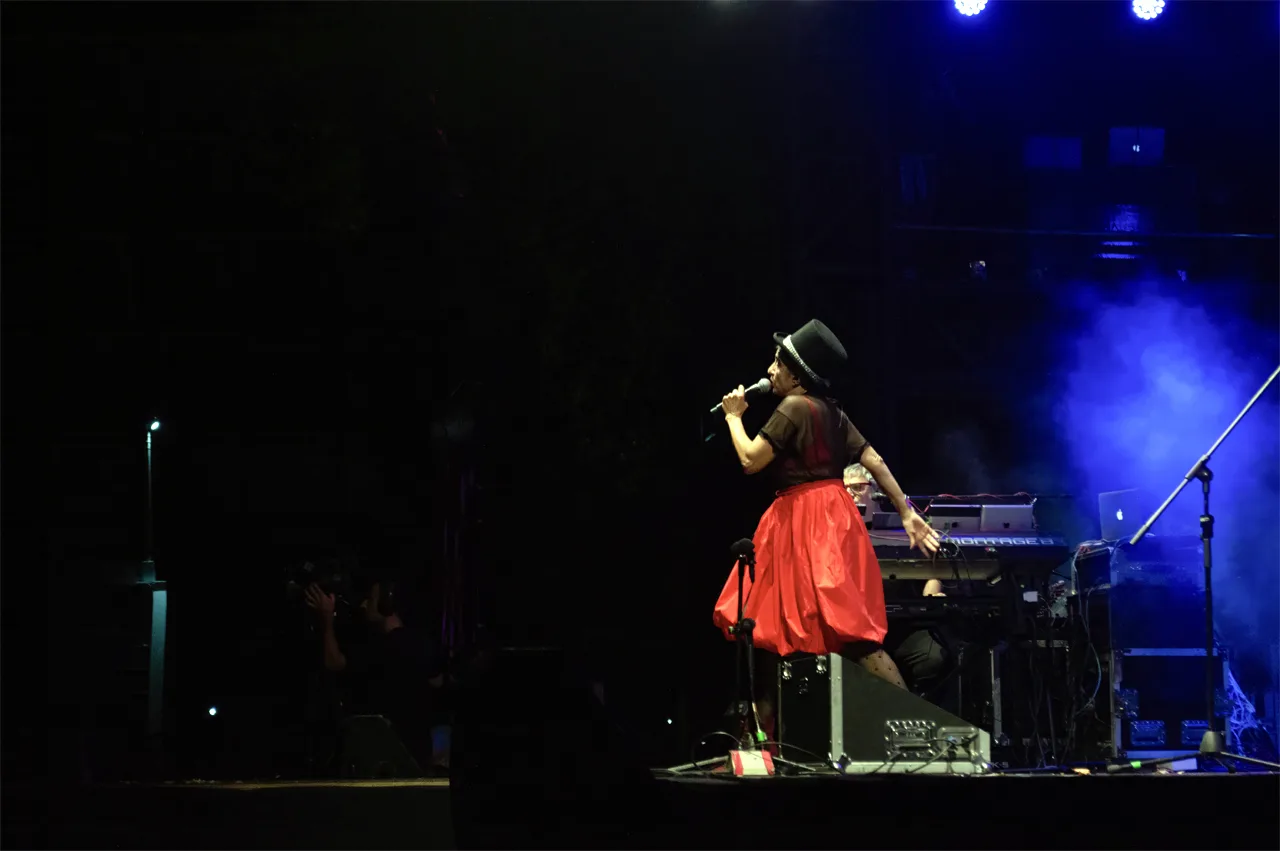 Hilda Canta Charly