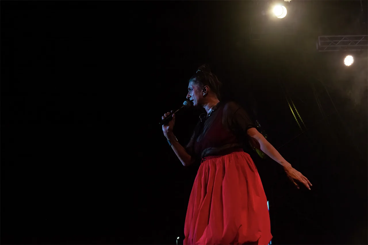 Hilda Canta Charly