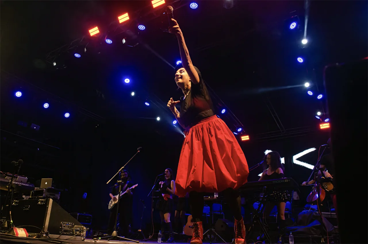 Hilda Lizarazu presentó Hilda Canta Charly en el Ciclo Otoño Polifónico de Río Cuarto