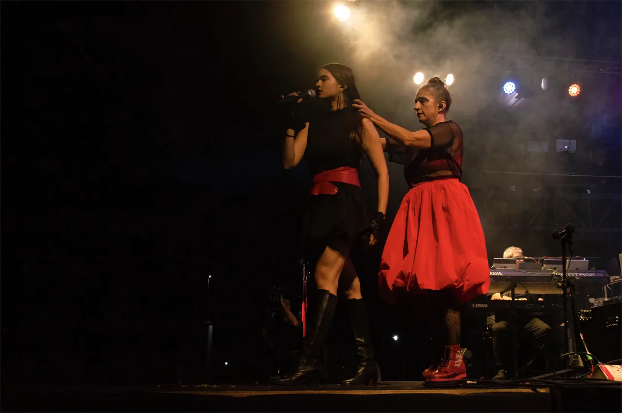 Hilda Lizarazu con su hija, Mía Folino, en el Ciclo Otoño Polifónico de Río Cuarto