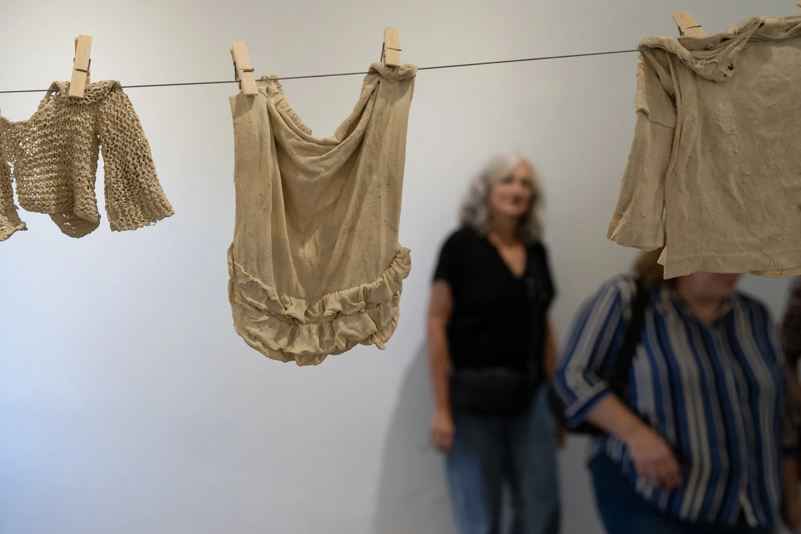 Piezas de la muestra Aguardamiento, de Gonzalo Cascón