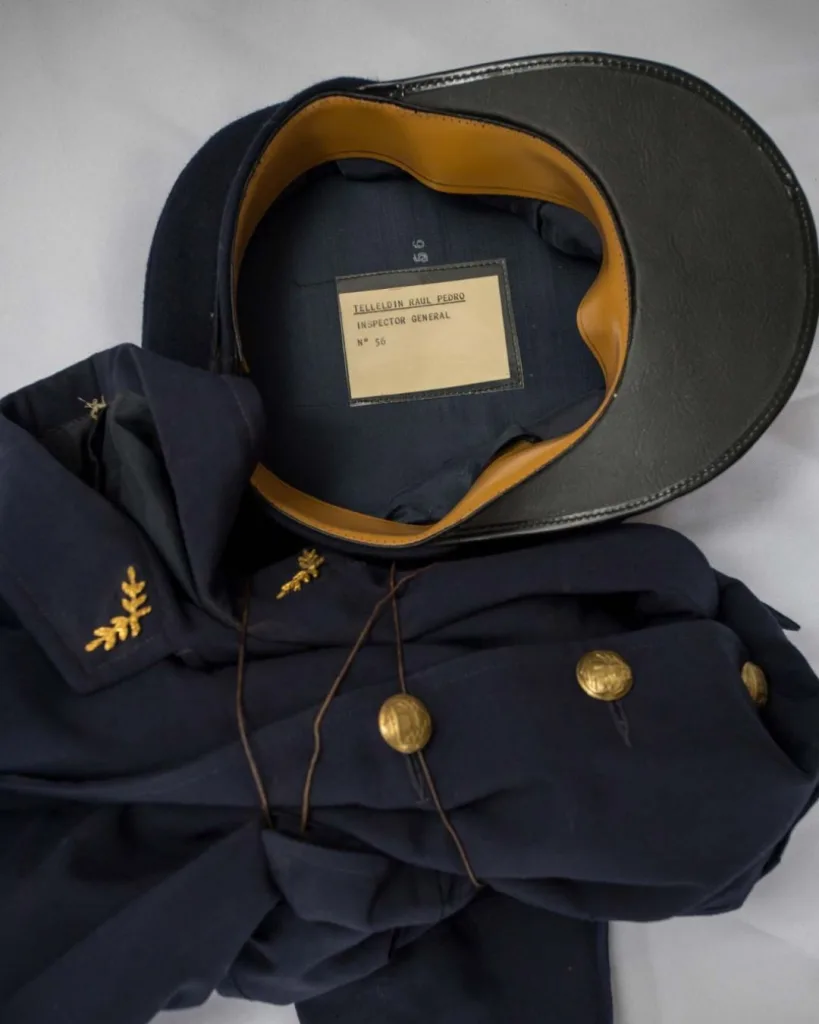 "Ropa prestada". uniforme del temido jefe de la D2 Raúl Pedro Telleldín