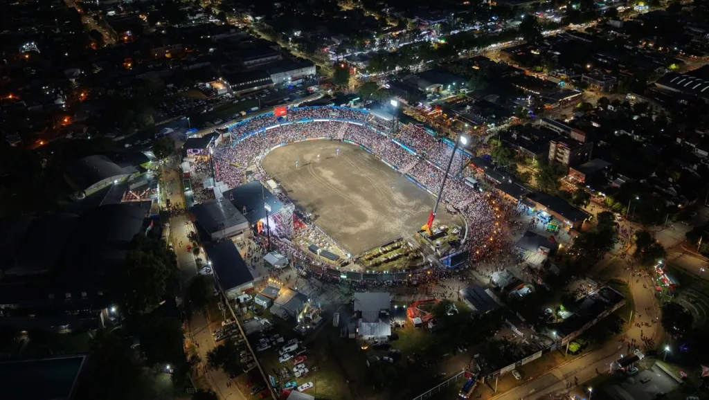 Estadio donde se desarrolla el Festival Nacional de Doma y Folklore de Jesús María