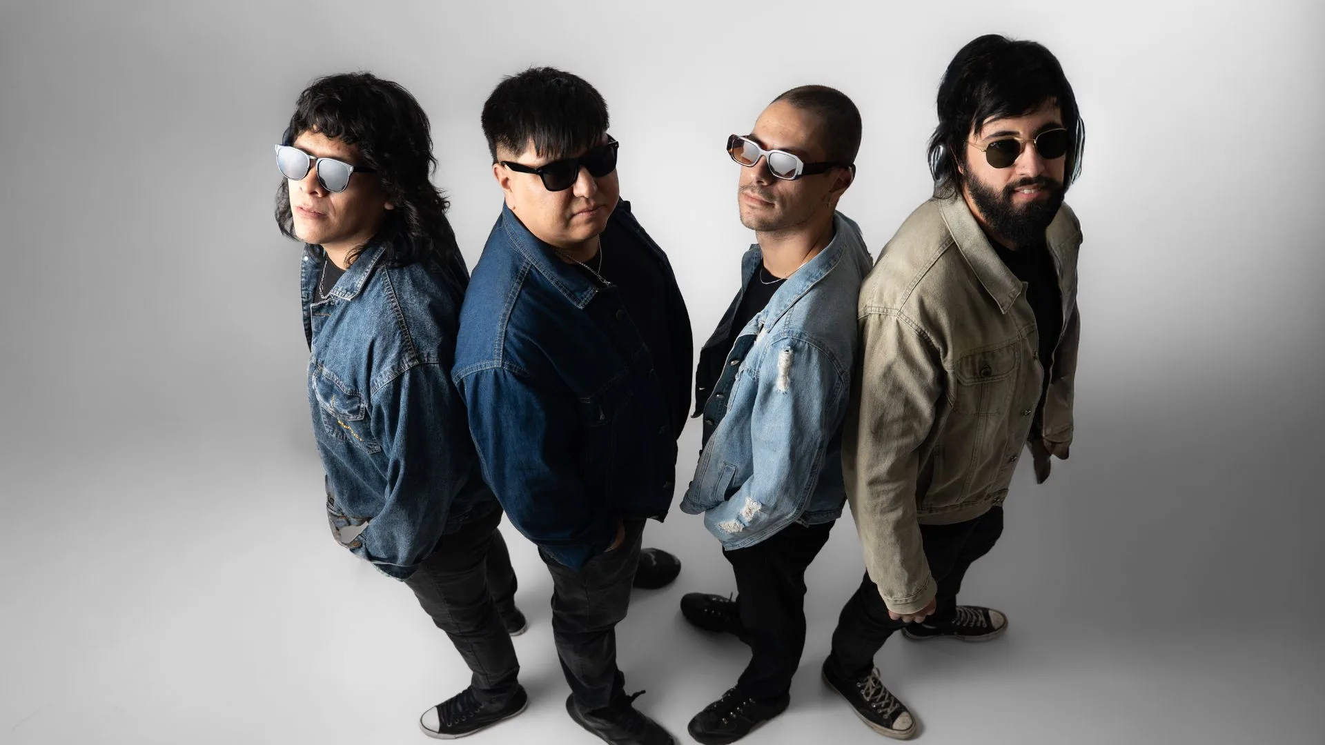 Integrantes de la banda de rock Héroes de Nadie