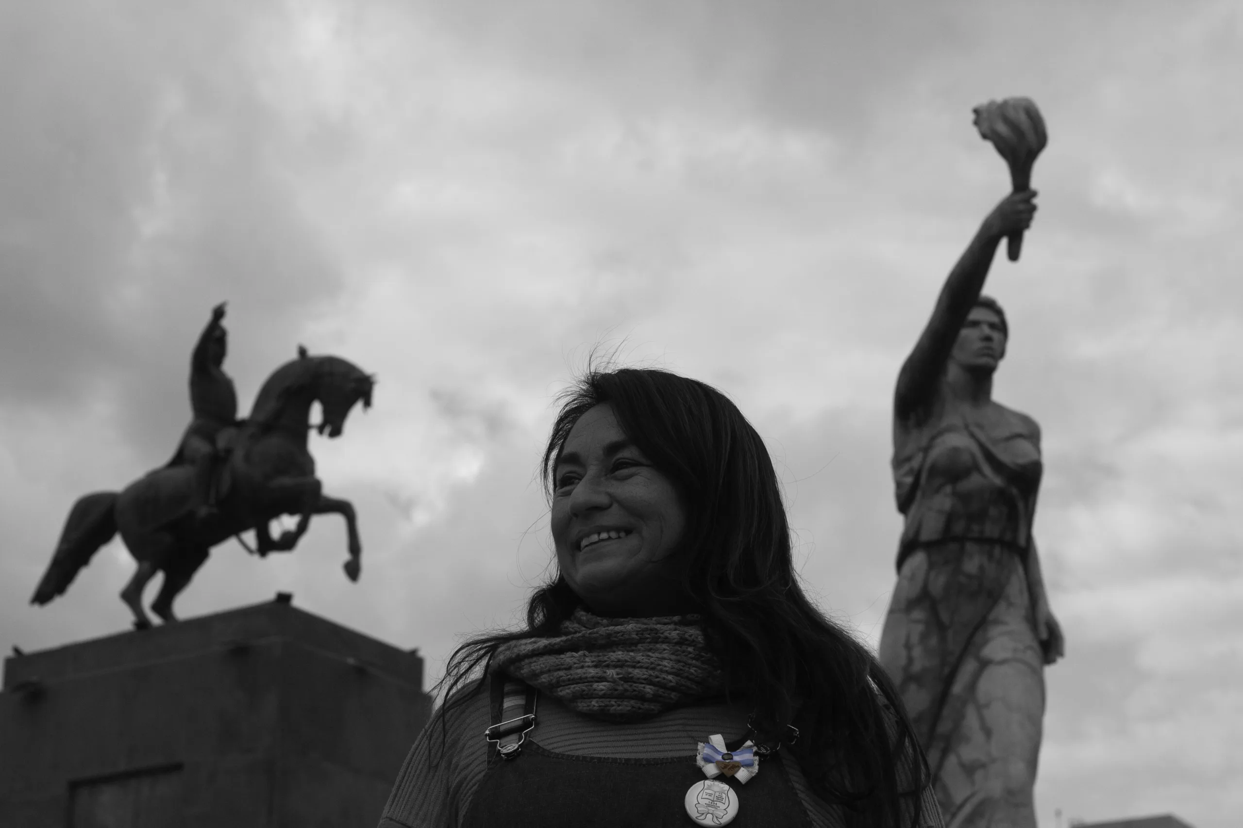 Adriana retratada para la Muestra Atravesadas. Huellas de Evita