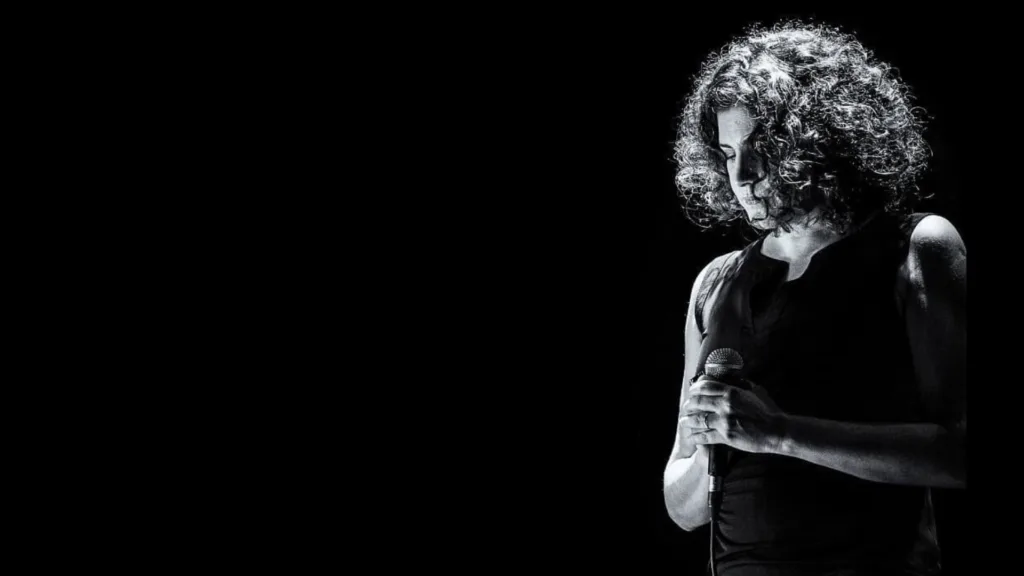 La cantante Mery Murúa en escena